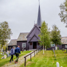 Kronprins Haakon fikk også anledning til å besøke vakre Lesja kirke. Foto: Stian Lysberg Solum / NTB scanpix